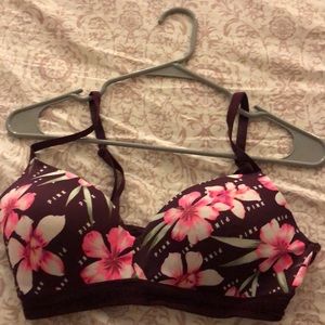 Women’s pink bra by victoria secret